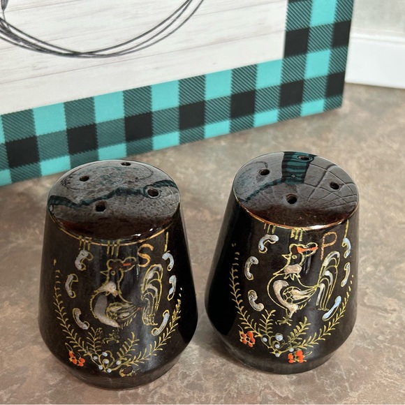 Japan Redware Tea Set and Salt/Pepper Shakers - Picture 4 of 14